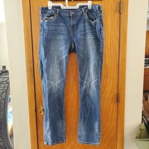 Cowgirl Tuff don't fence me in W:40 L:37